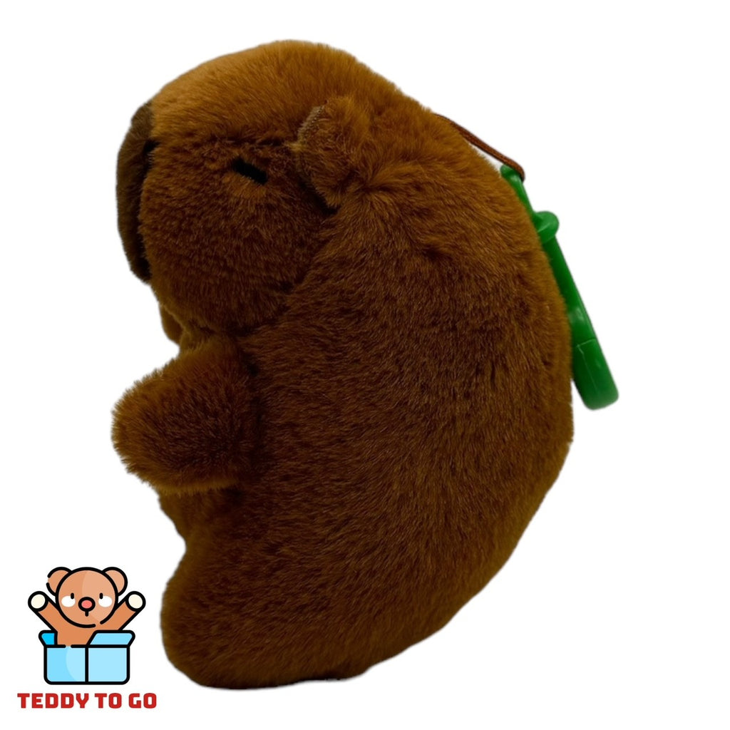 Capybara knuffel bagclip zijkant