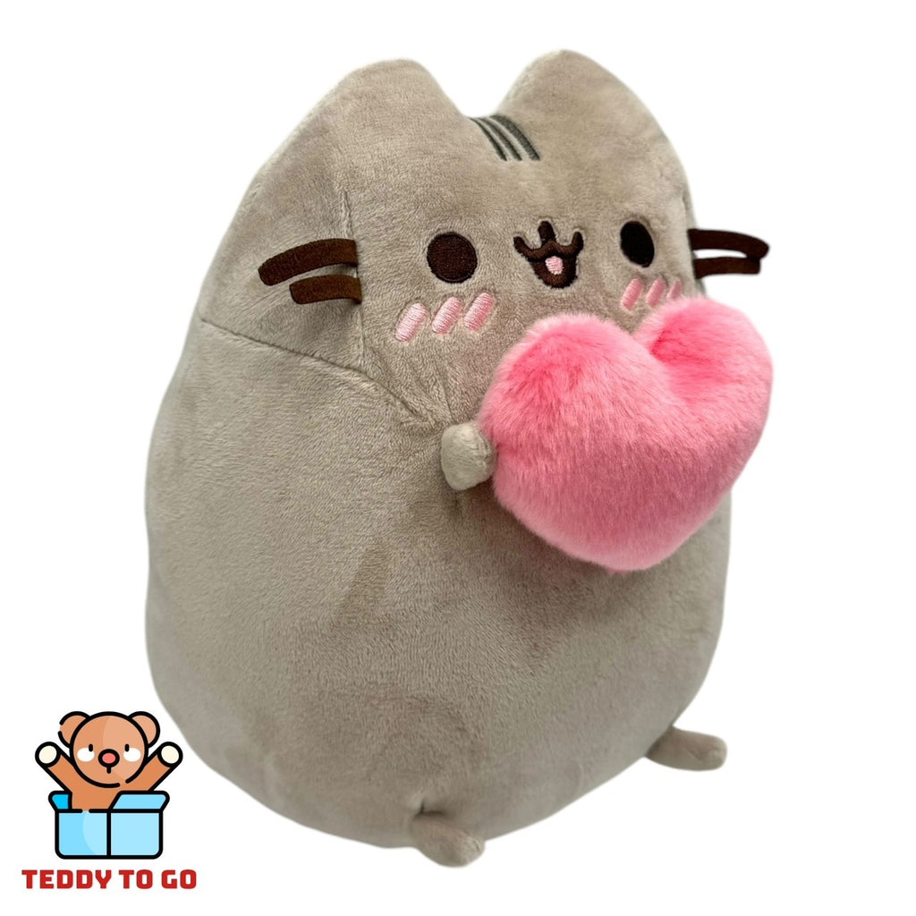 Pusheen the Cat met Hart knuffel zijaanzicht