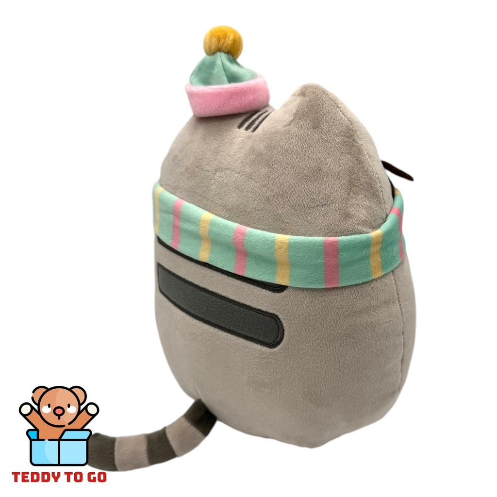 Cozy Winter Pusheen the Cat knuffel achterkant